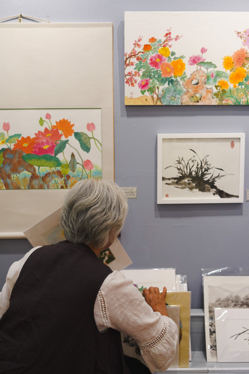 Yeoshin, Korean artist, working at her gallery